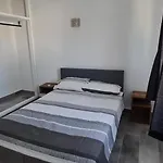 Oura - Large - Private Pool - 5 Bedrooms Vila