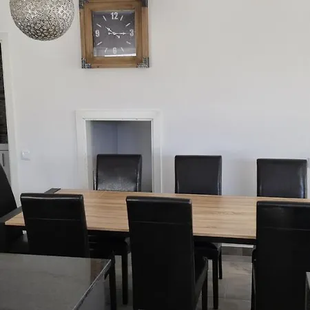 Βίλα Oura - Large - Private Pool - 5 Bedrooms *