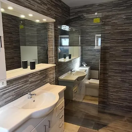 Oura - Large - Private Pool - 5 Bedrooms Вилла