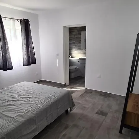 Oura - Large - Private Pool - 5 Bedrooms