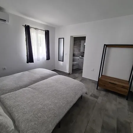 Вилла Oura - Large - Private Pool - 5 Bedrooms