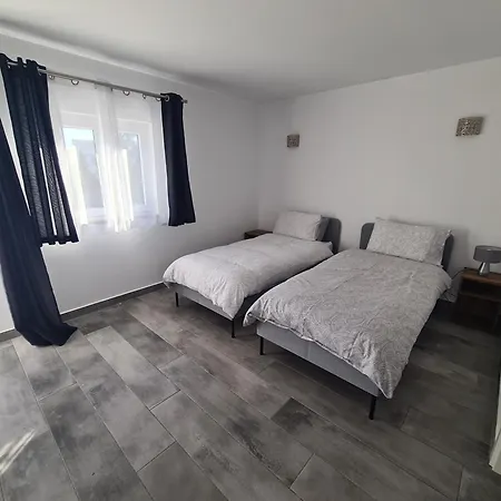 Oura - Large - Private Pool - 5 Bedrooms 别墅