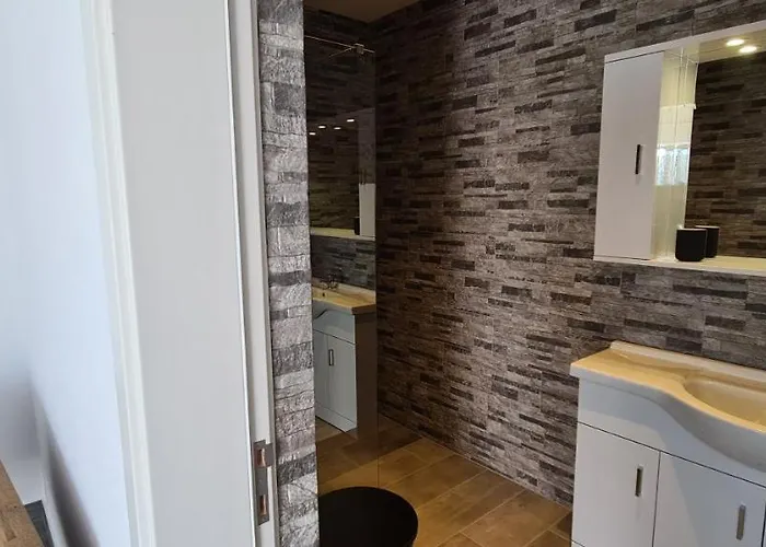 Oura - Large - Private Pool - 5 Bedrooms *