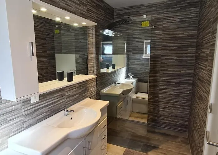 Oura - Large - Private Pool - 5 Bedrooms 别墅