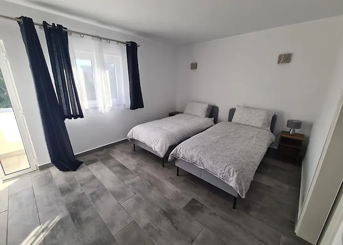 Oura - Large - Private Pool - 5 Bedrooms 别墅